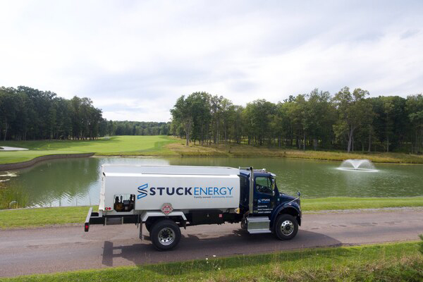 stuck-energy-commercial-fuel-service-truck